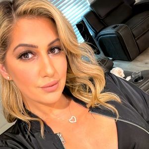 Meet your Posher, Armineh